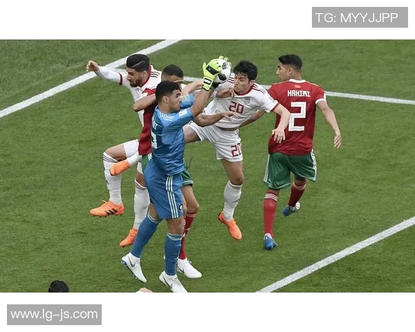 当足球迷偶遇球星时该如何应对才能既不过于激动又不失礼貌