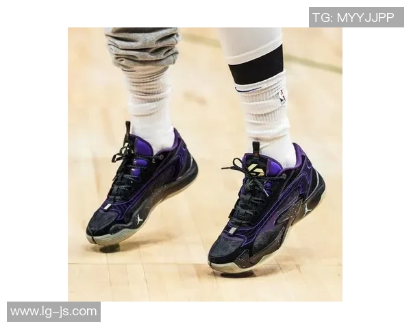 穿ID足球鞋的球星们展现实力与个性他们如何通过鞋款彰显独特风格